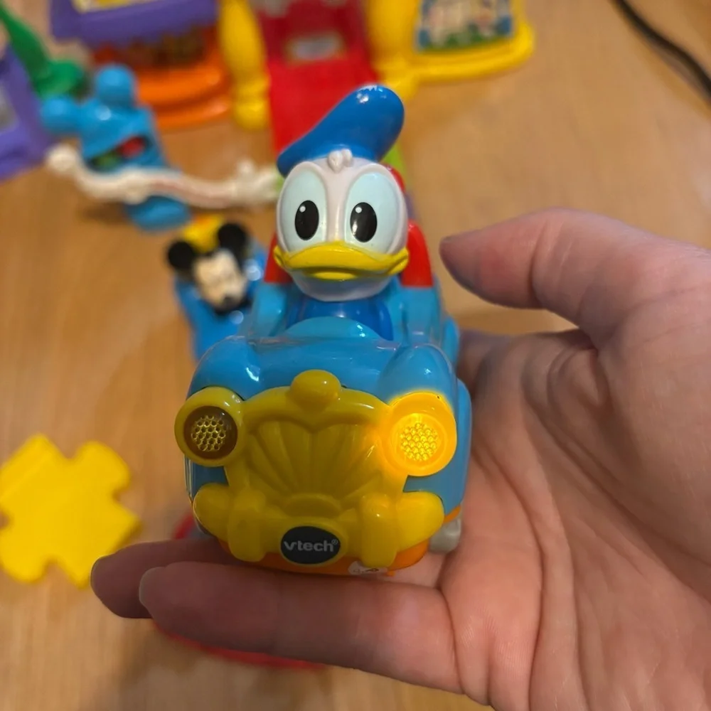 Disney Vtech Toot-Toot Drivers - Mickey's Choo-Choo Express Donald Duck Car Play